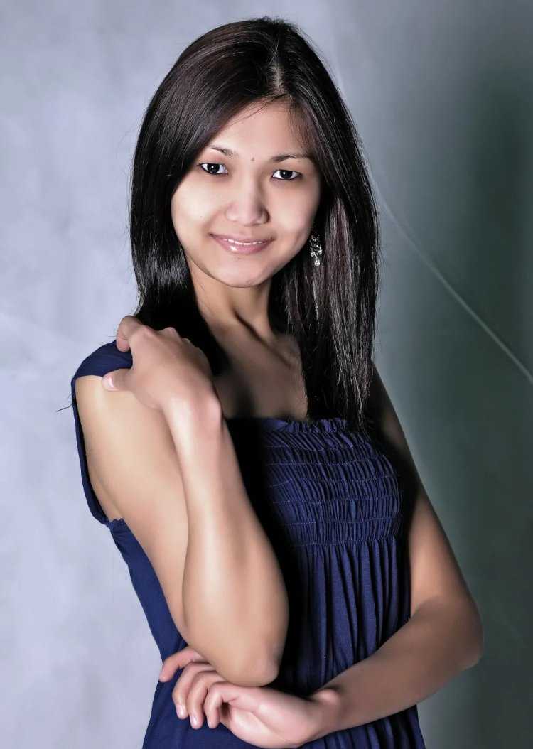 Айжан Асемова мейкап