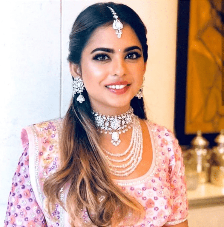 Нита Амбани