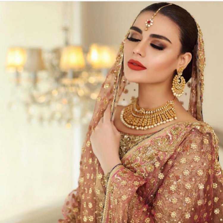 Самые красивые индийские невесты