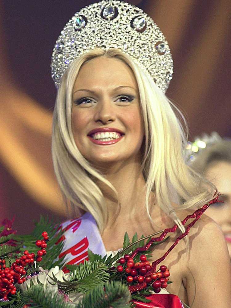 Виктория Лопырева 2003