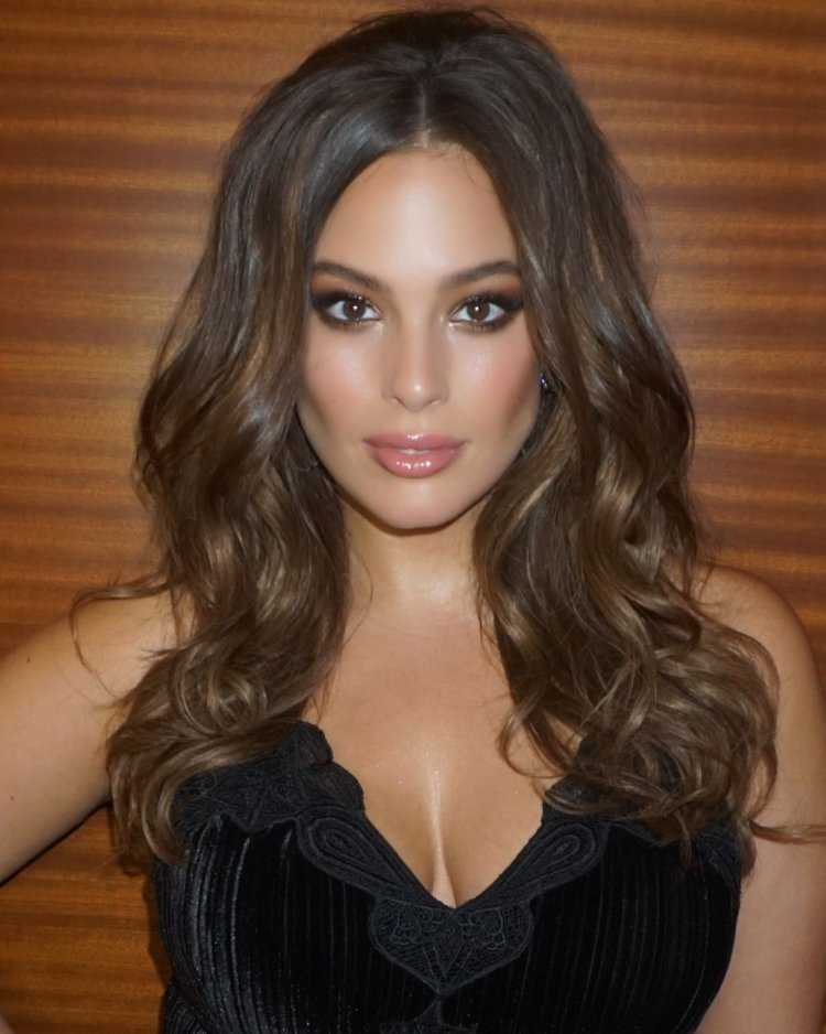 Эшли Грэм прически