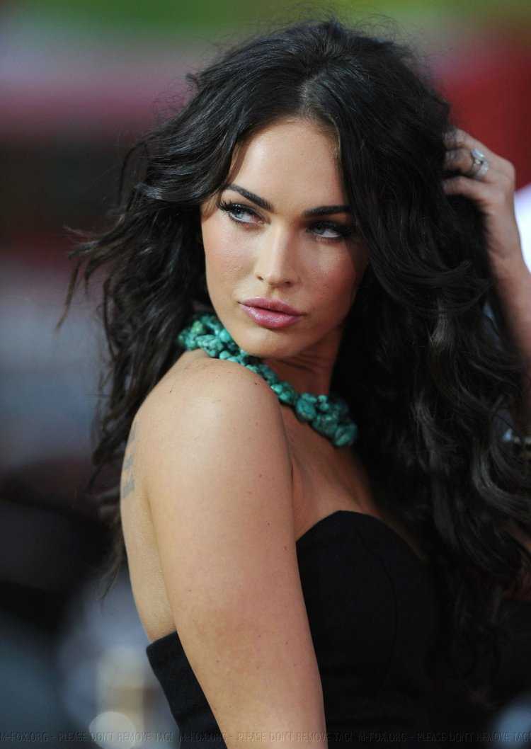 Меган Фокс Йеннифер