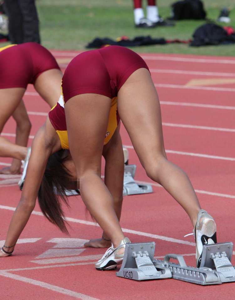 Девушки бегуньи на старте