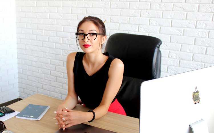 Офисные девушки