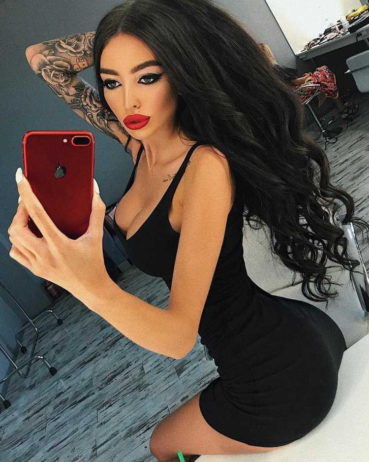 Jailyne Ojeda Ochoa в платье