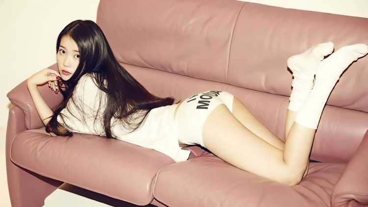 IU Lee Ji Eun в купальнике