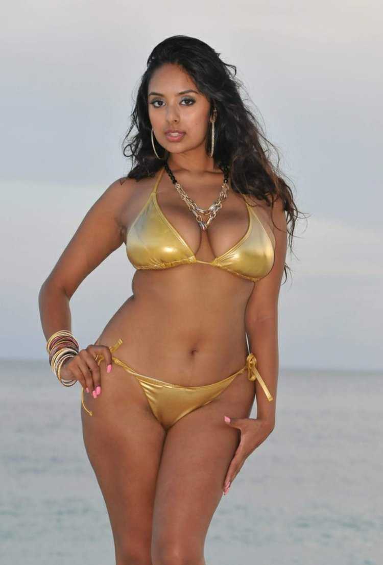 Индиан Олдер Вумен дези