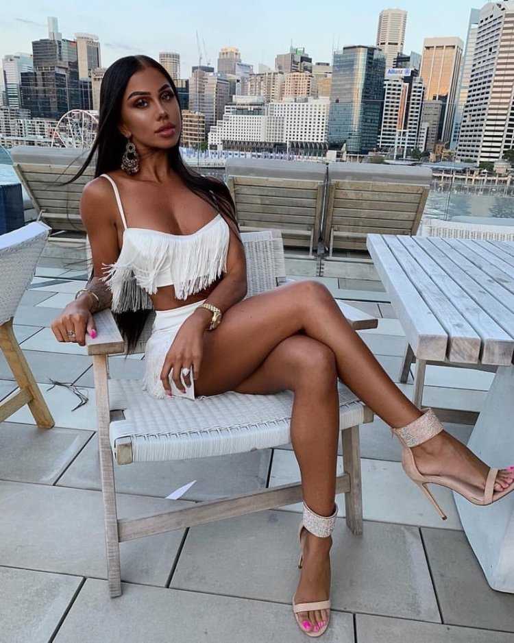 Laura Amy грудь