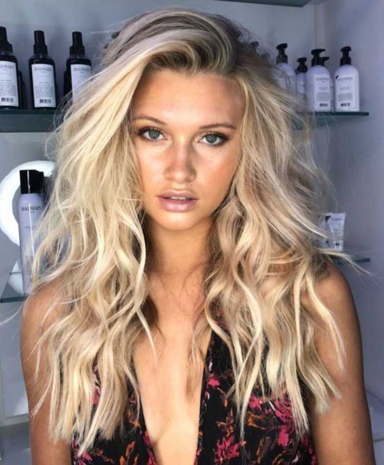 Прическа Beach Waves
