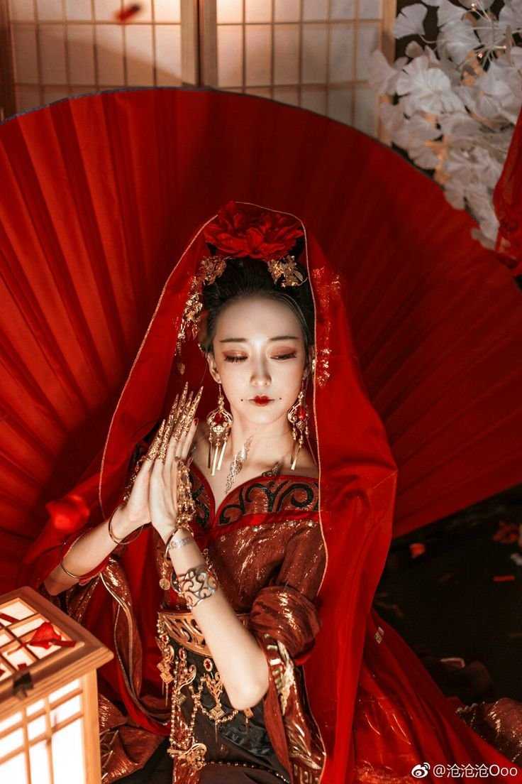 Красивая китаянка гейша