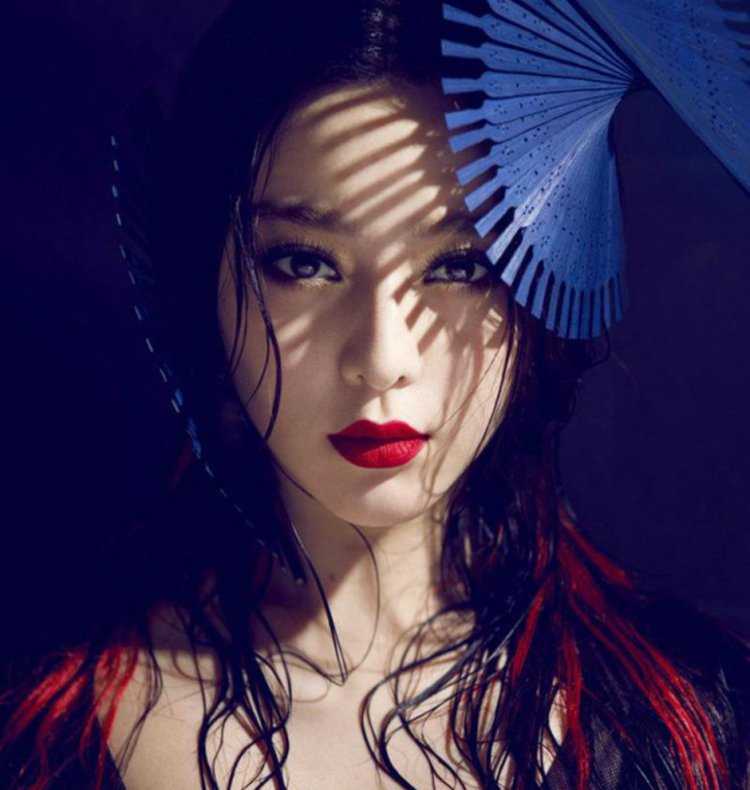 Фигуристые китайские девушки