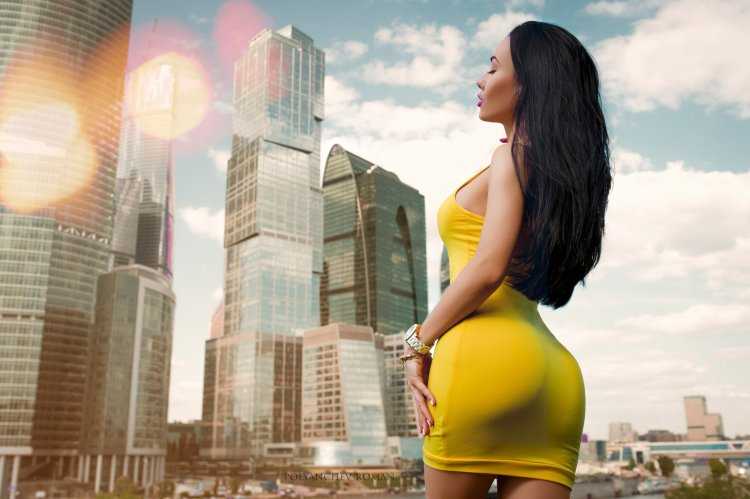 Соблазнительные женские ягодицы