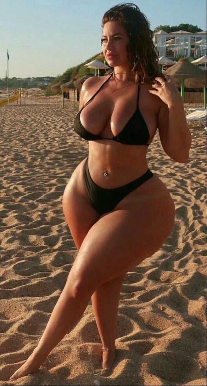 Ioana Chira в купальнике