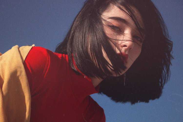 Девочка с каре