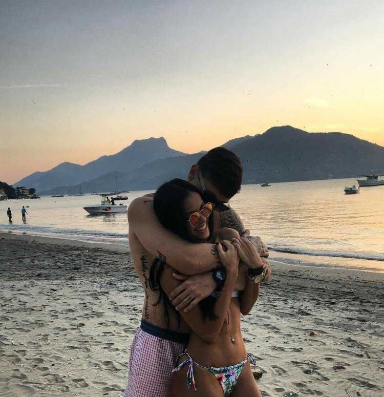 Селфи пара на пляже