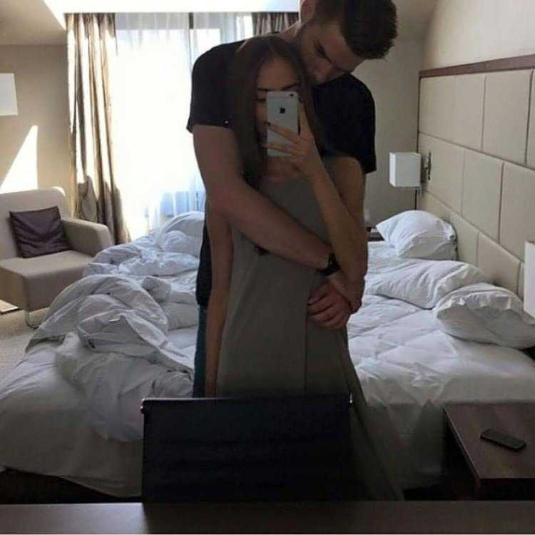 Селфи пары в постели