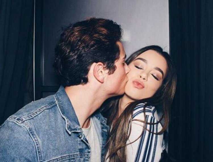 Брюнет и брюнетка