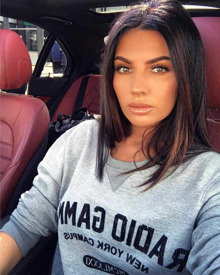 Красивые брюнетки в инстаграмме