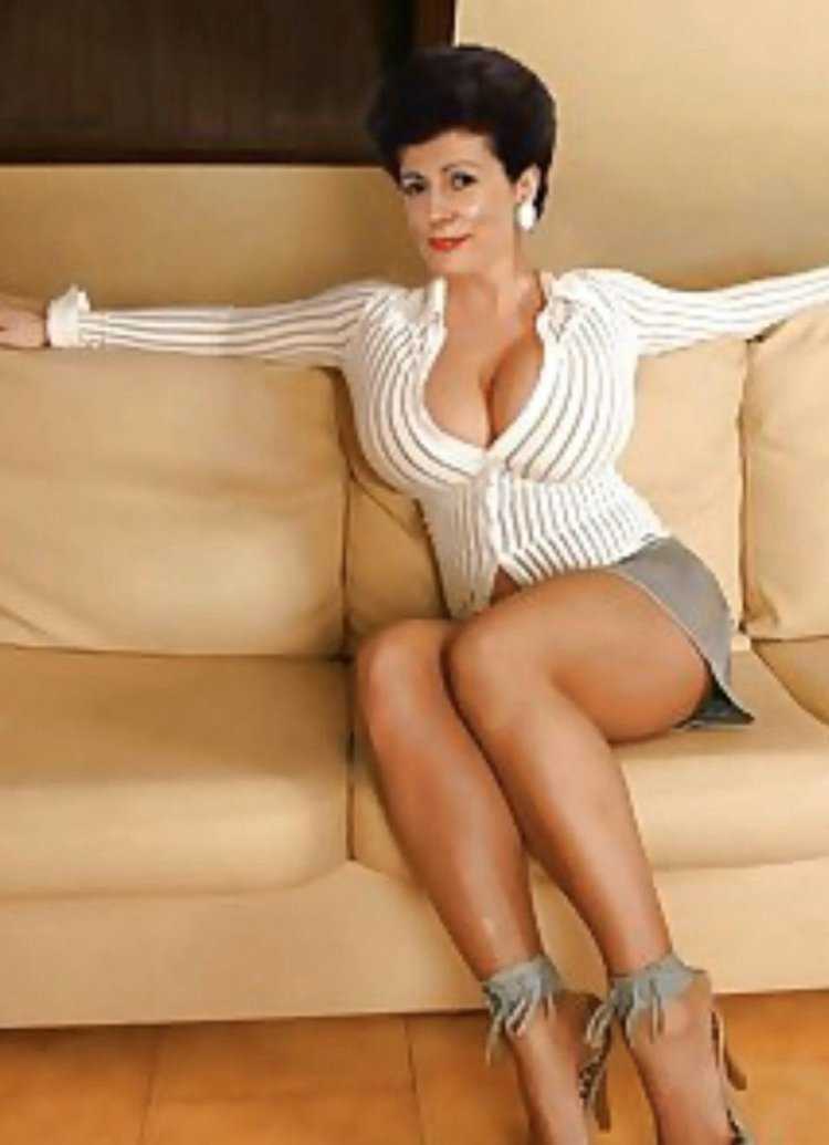 Джордан Карвер в дирндль