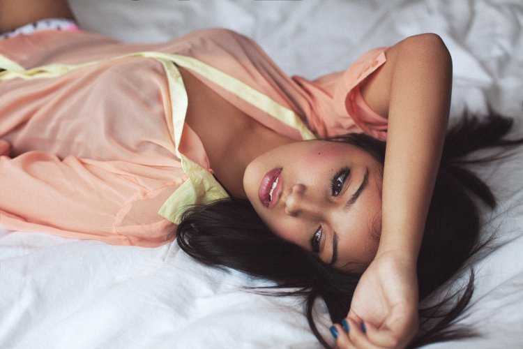 Красивые девушки в постели