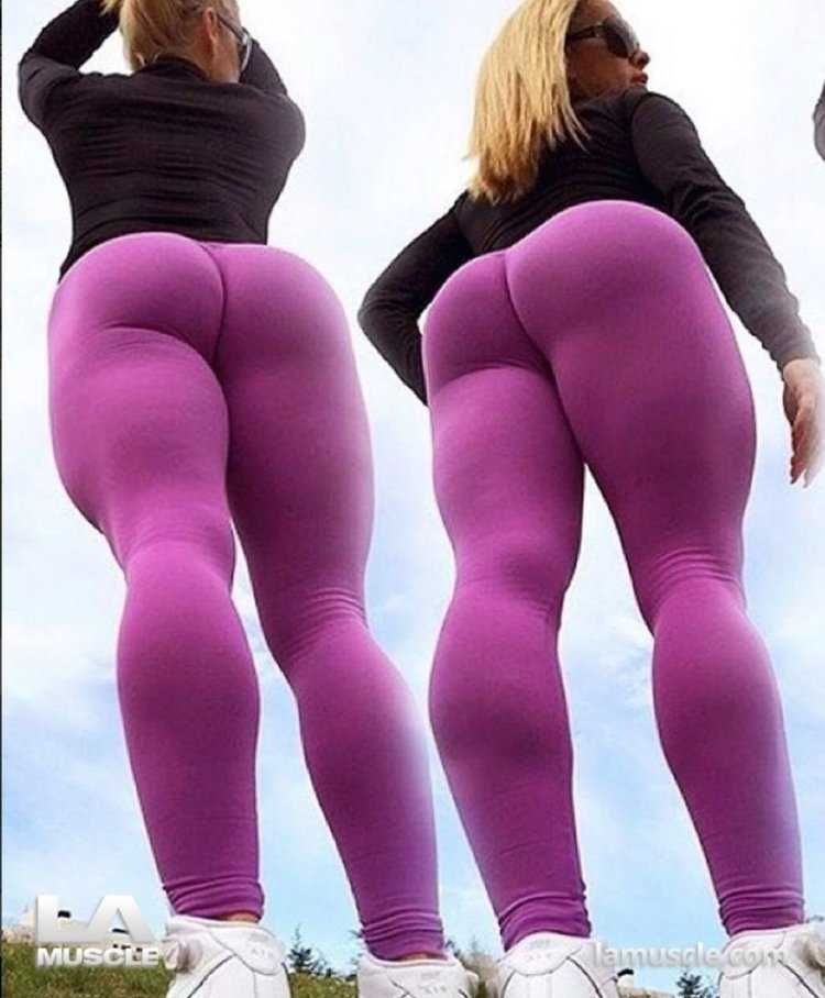 Попы девушек в леггинсах