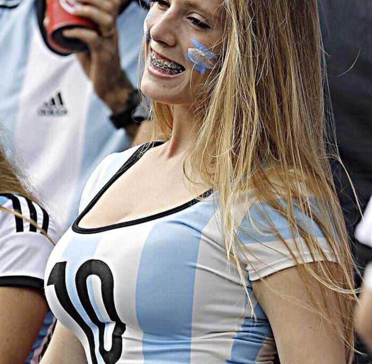 Дженезис Лопес попа