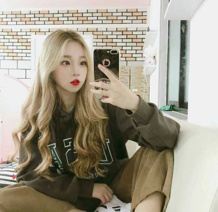 Ким Ольджан блондинка