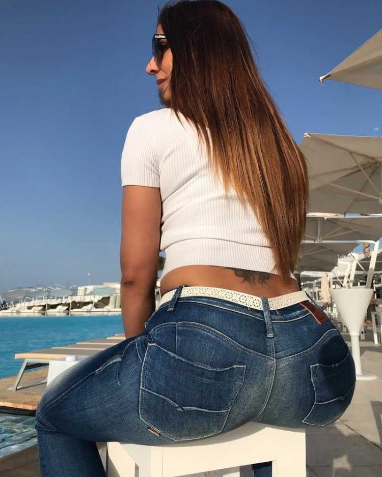 Виктория Ломба Биг асс