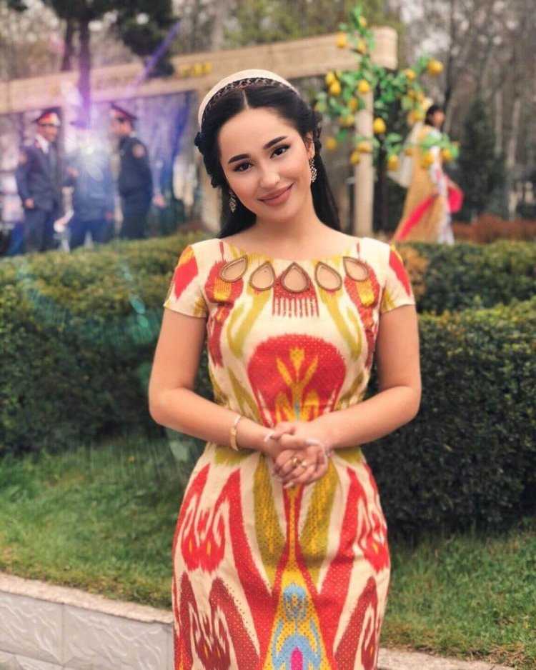 Певица Мадина Акназарова