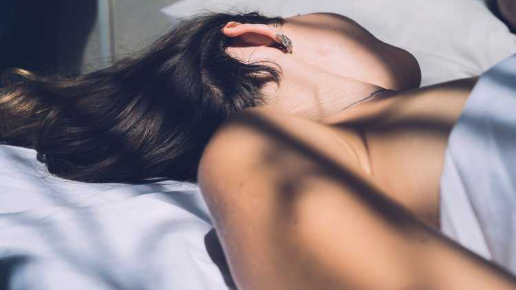 Дневной сон фото со спины очень красивое