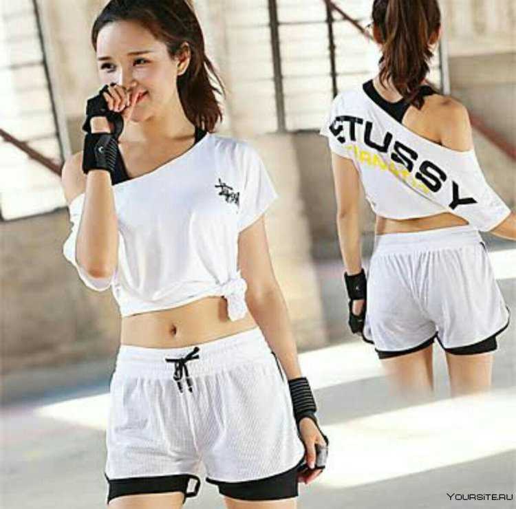 Спортивная одежда шорты и топ