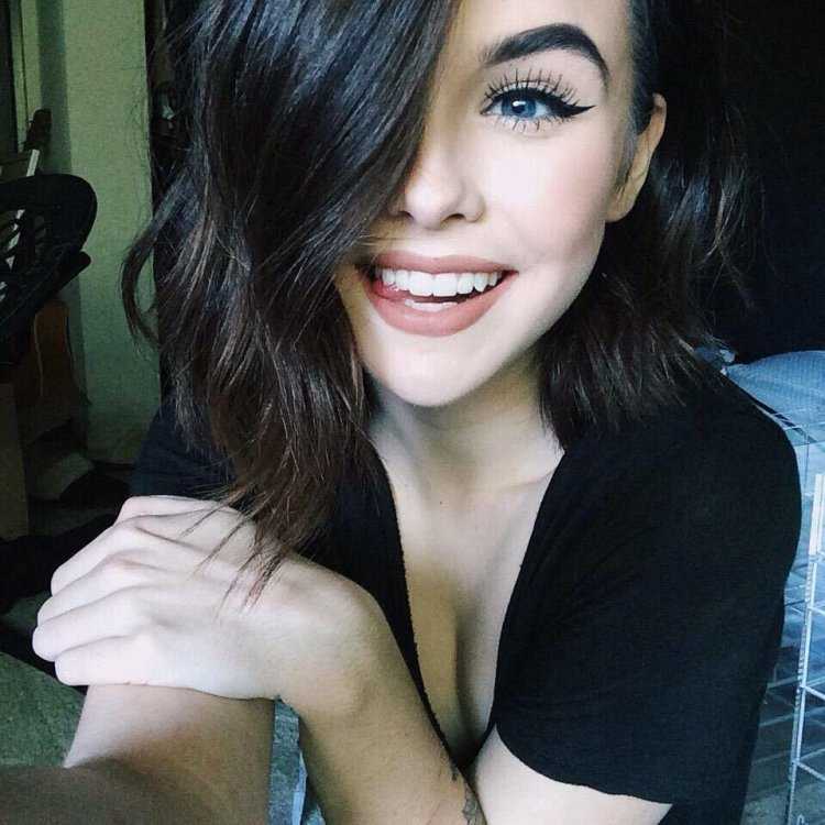 Acacia Brinley