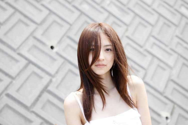 Rina Aizawa фото