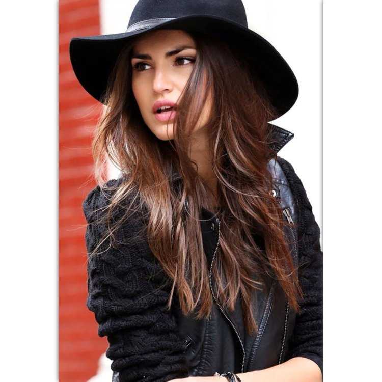 Стильная брюнетка41