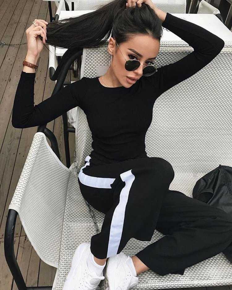 Аделина Власова