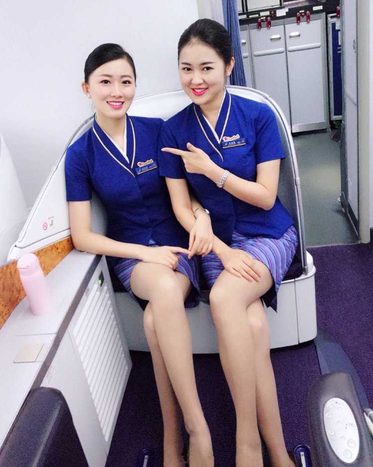 Азиатские стюардессы ножки