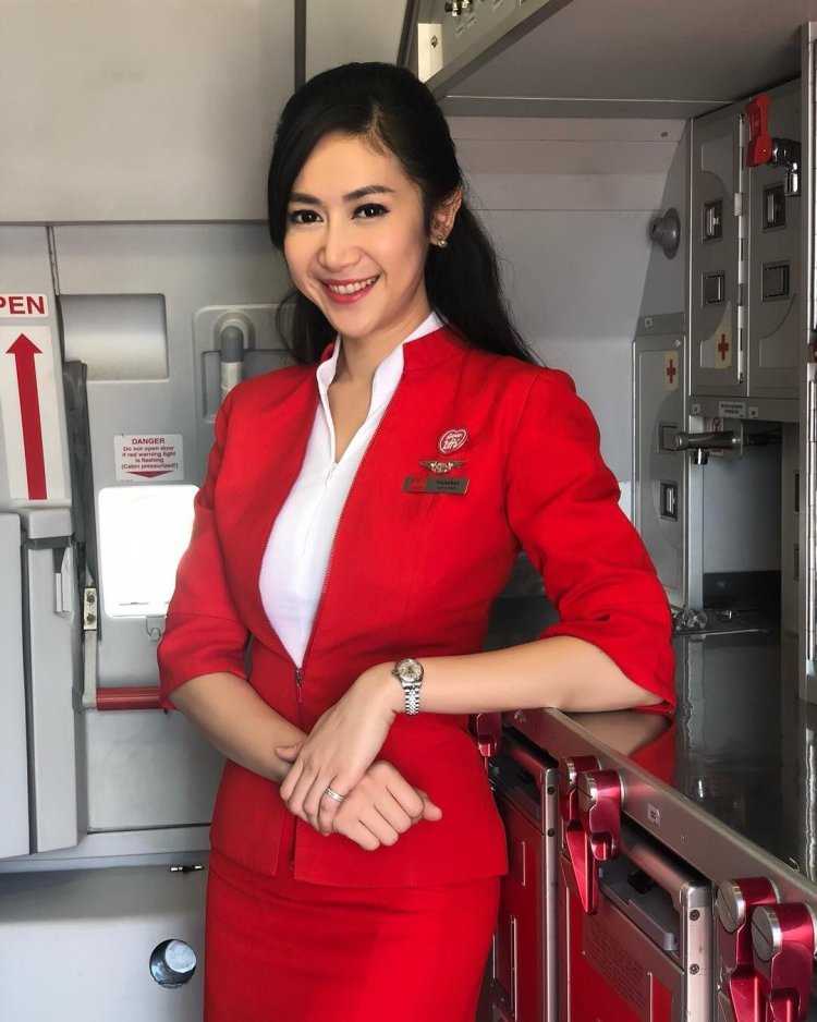 Киргизские авиалинии стюардесса