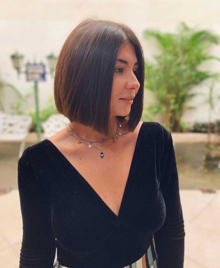 Стрижка Боб Лонг каре на средние