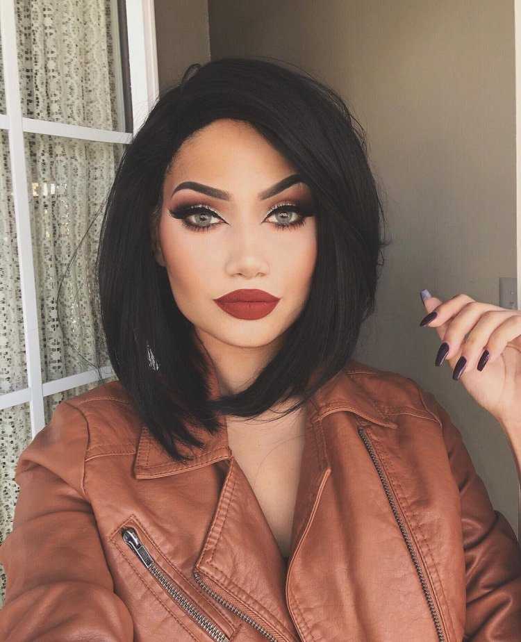 Кайли Дженнер каре макияж