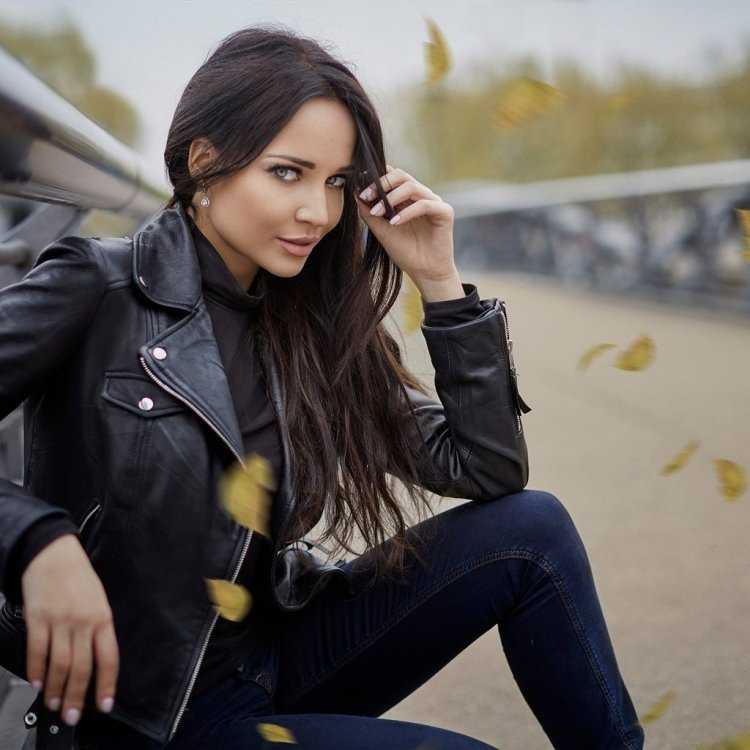 Строгие девушки брюнетки39