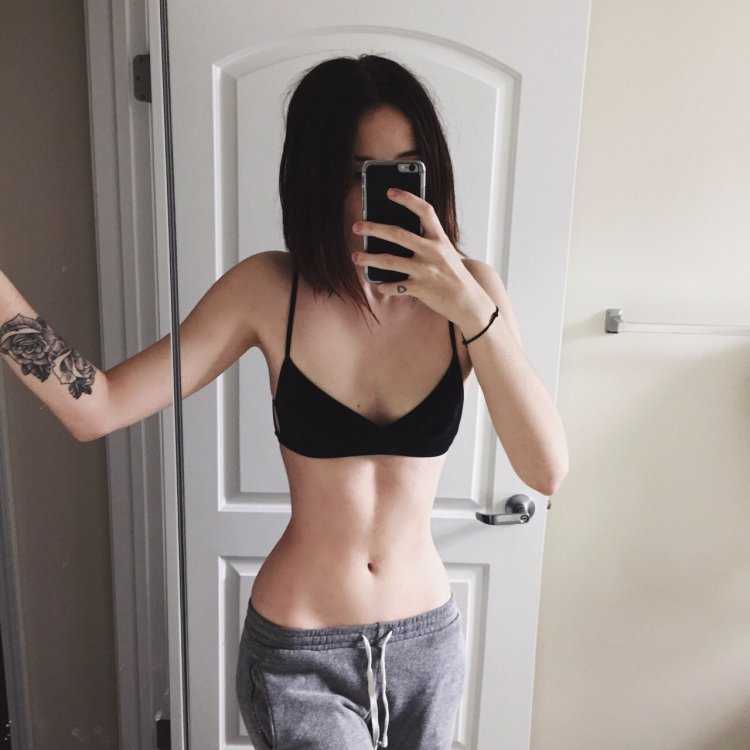 Acacia Brinley фигура