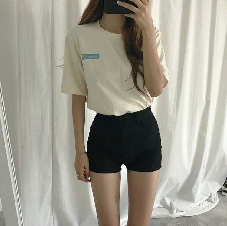 Худая девушка без лица