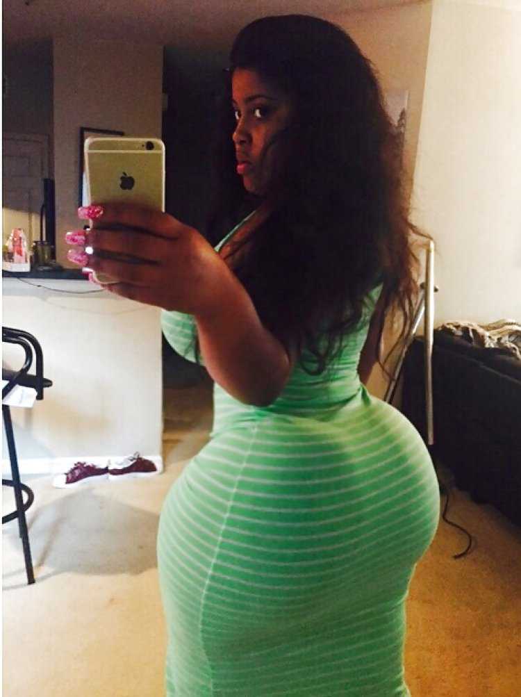 Jailyne Ojeda в платье