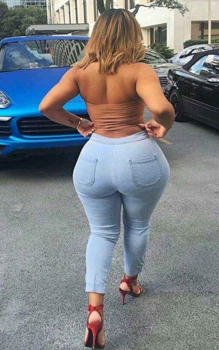 Красивые попы в леггинсах