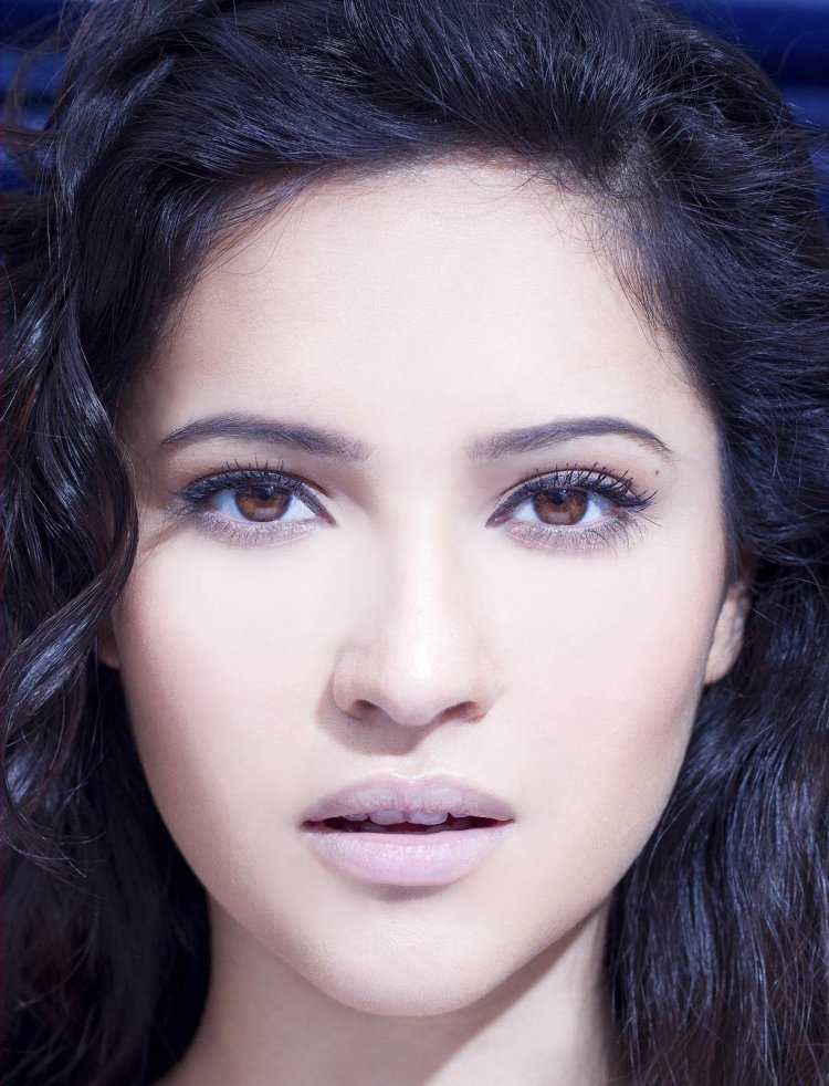 Зилола Нуралиева модель