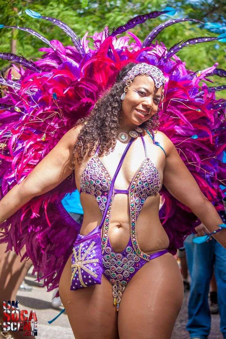 Карнавал пышные формы