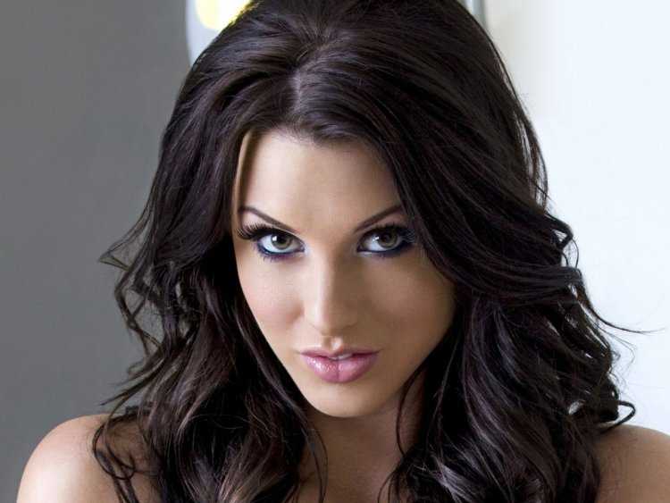 Темноглазые брюнетки70