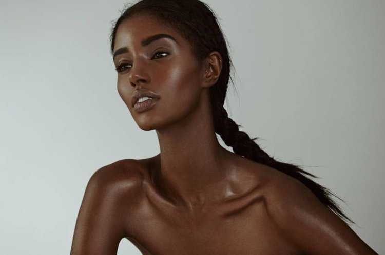 Темнокожая кореянка25