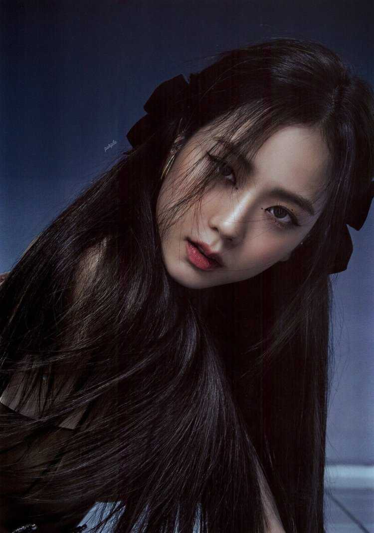 Белая девушка в Африке