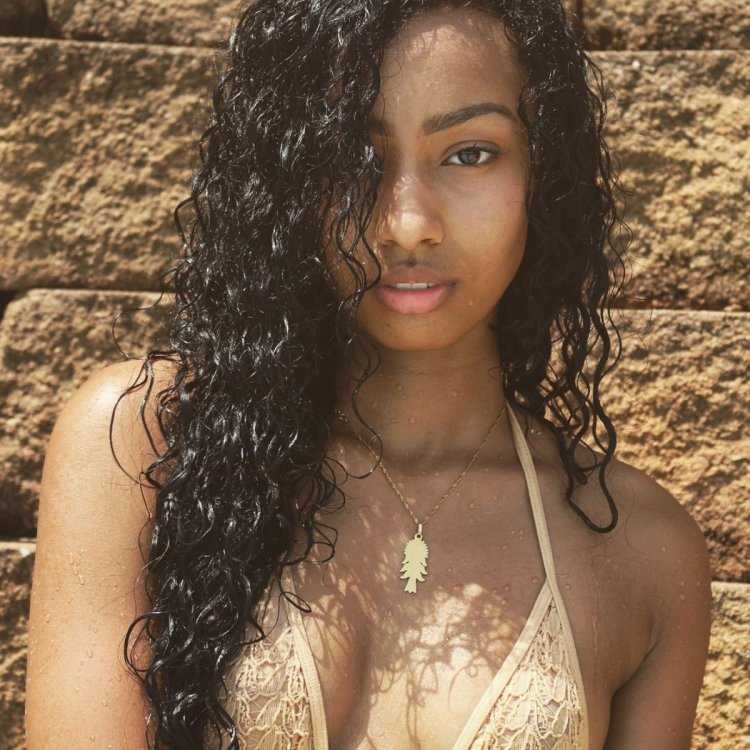 Линда Браун темнокожая